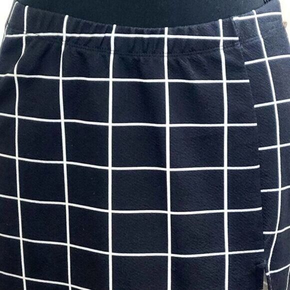 š„$5/$25 Black and White CheckāMini Skirt - Picture 3 of 6